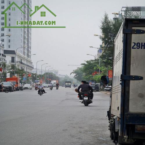 67m2 đất trục chính kinh doanh sầm uất tại Trâu Quỳ, Gia Lâm. Mt 4,5m, đường 10m. Kinh - 2