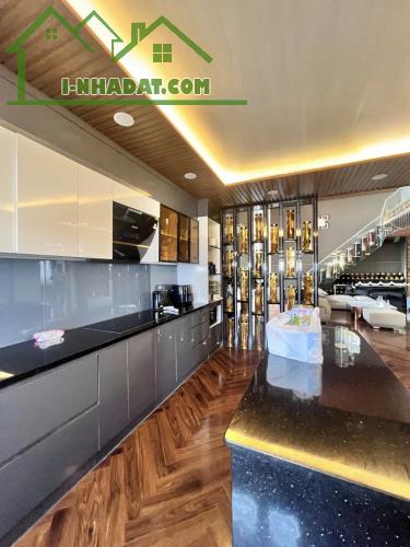 Bán CHDV Mặt Tiền Tân Phú,400m2, 87 phòng, 7 Tầng có hầm chỉ 7x tỷ TL
