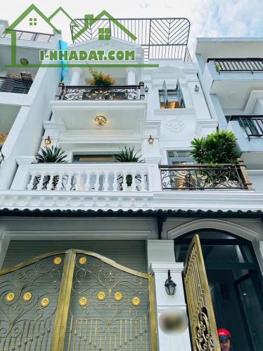 Đi nước ngoài định cư bán gấp nhà ở đường Liên Phường, Phước Long B, Thủ Đức, giá 2 tỷ 500