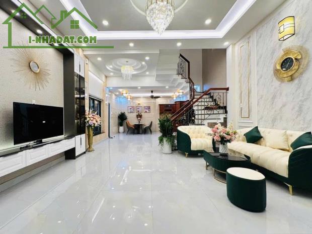 Đi nước ngoài định cư bán gấp nhà ở đường Liên Phường, Phước Long B, Thủ Đức, giá 2 tỷ 500 - 2