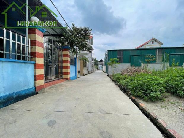 50m phú nghĩa đường ô tô đỗ  giá chỉ nhỉnh 2 tỷ sau này là khu trung tâm