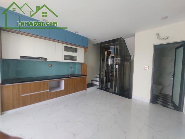 Nhà đẹp phố Đàm Quang Trung, ô tô đỗ cửa , vào nhà , thang máy , nhà mới kính kong - 2