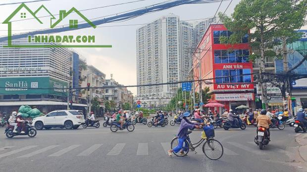 Mặt tiền kinh doanh ngay Pegasuite ngang 4m chỉ 11 tỷ nhỉnh