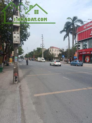 Chính chủ bán nhà mặt phố thị trấn Hồ-Thuận Thành-Bắc Ninh-107m*2 tầng-giá 8 tỷ (thương lư