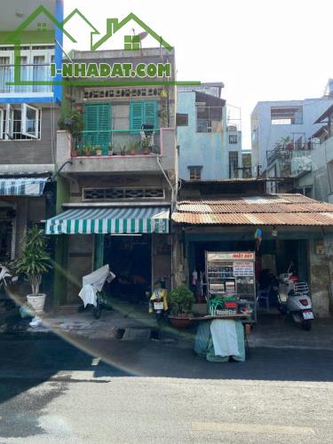 Nhà  Mặt Tiền Gốc, Nguyễn Tiểu La Quận 10, 35m2 Cấp4 sổ vuông ,Hoàn Công Đủ Dưới 11 tỷ TL