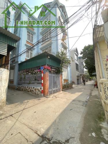 NHÀ ĐẸP DÂN XÂY CHẮC CHẮN - MẶT TIỀN RỘNG - CÁCH 20M RA PHỐ NGỌC THỤY Ô TÔ TRÁNH - CÁCH MI