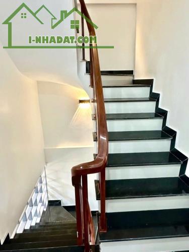 Bán nhà 58m2*3 tầng, lô góc, ô tô đỗ cửa Vĩnh Quỳnh, Thanh Trì . Giá 6.3 tỷ - 1