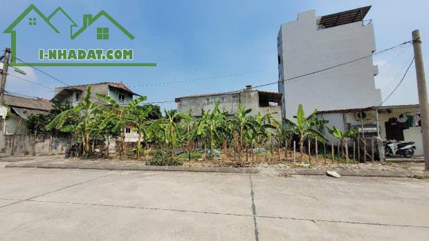 Lô đất siêu đẹp lô góc mặt hồ Vạn Hạnh Việt Hưng diện tích 245m mặt tiền rộng 18m 63 tỷ 9 - 4