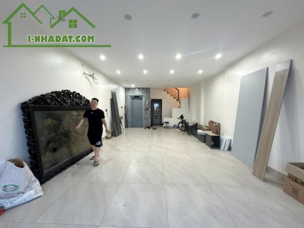 DÂN XÂY -HIẾM NGỌC THUỴ-PHÂN LÔ OTO TRÁNH CÓ 102?- GARA 2 XE 7 CHỖ 5 TẦNG THANG MÁY- GIÁ 1 - 3