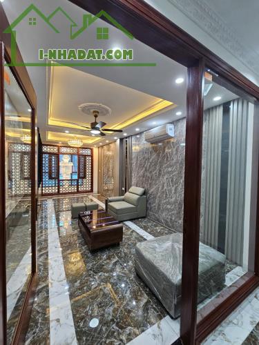 Bán nhà Hoàng Như Tiếp, 6 tầng thang máy, đủ nội thất, gần phố, DT 45m2 nở hậu - 4