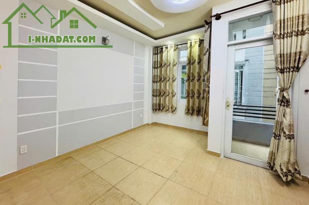 Bán nhà Nguyễn Trọng Tuyển, Xe hơi, 39m² (3.5m hậu 4.2m, dài 10.2m) - Giá 7.9 tỷ TL - 2