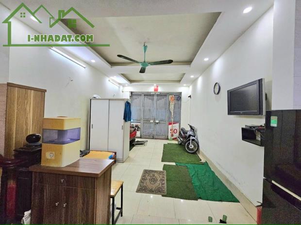 BÁN NHÀ DÂN XÂY CCMN - PHỐ HÀO NAM -LÔ GÓC-5TẦNG -DT 40 M2 – MT 4.8M-GIÁ CHỈ 9.5 TỶ - 2