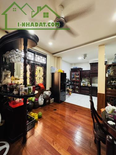 BIỆT THỰ GỖ LIM - TRUNG TÂM XA HOA QUẬN 6 NGAY BÌNH PHÚ  - ĐẲNG CẤP THƯỢNG LƯU. - 1