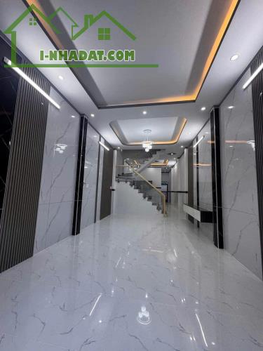 Bán lỗ chuyển nhà, căn nhà khu Ấp 2 Hựu Thạnh, đối diện E city Tân Đức. 140m2, 1 tỷ 6 - 1
