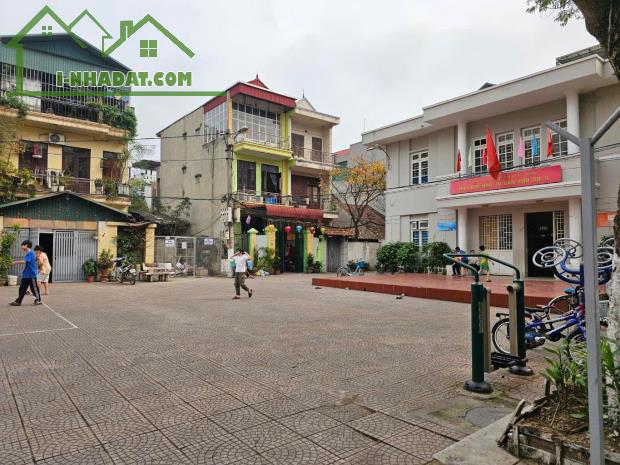 ĐẤT ĐẸP - GIÁ TỐT - VỊ TRÍ ĐẮC ĐỊA TẠI ĐỨC GIANG- LONG BIÊN - Ô TÔ TRÁNH VÒNG QUANH- CẠNH