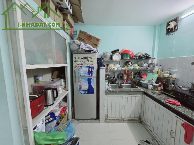 Bán nhà hẻm rộng Đoàn Văn Bơ,P.14,Q.4,dt: 4 x 11 nhà xây 3 tầng 3 Tỷ 89. - 3