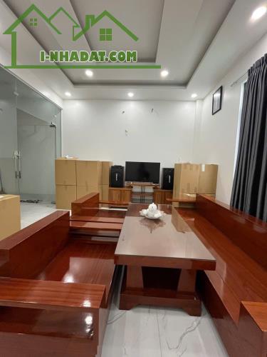 BÁN NHÀ RIÊNG MẶT TIỀN TRẦN THỊ CỜ - 102M2 - 3 TẦNG - 3PN - 12,96 TỶ QUẬN 12