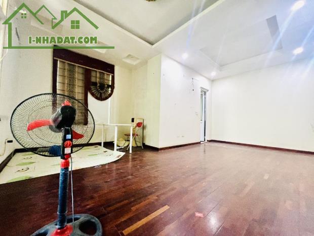 Săn Ngay Biệt Thự Lô Góc – Đầu Tư - Ở - Kinh Doanh – Thu Nhập Gần 100tr/– Giá Hơn 230tr/m² - 3