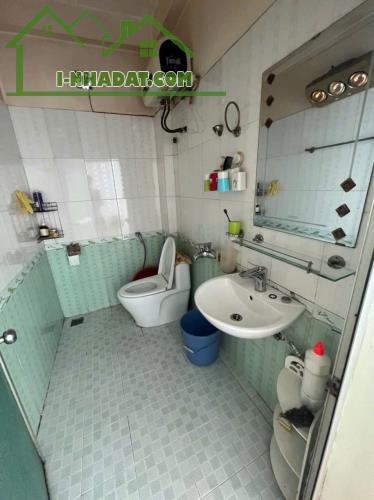 Cho thuê nhà full đồ Hồ Sen , Lê Chân , sân cổng riêng - 1