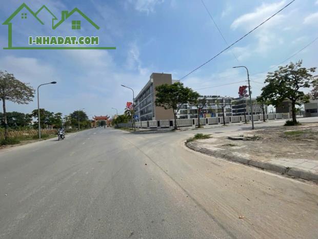 Hoa Hậu - Đất Đẹp 2 mặt thoáng Full thổ cư