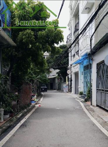 BÁT KHỐI - LÔ GÓC 2 MẶT THOÁNG - MẶT NGÕ THÔNG - Ô TÔ VÀO NHÀ - 500M RA ST AEON TIỆN ÍCH B