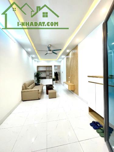 HÒA BÌNH ĐỐNG ĐA, HÀNG HIẾM GẦN PHỐ - NHÀ MỚI ĐẸP XÁCH VALY ĐẾN Ở LUÔN - CHỦ TẶNG NỘI