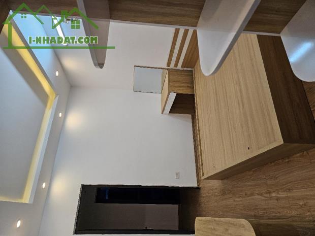 HÒA BÌNH ĐỐNG ĐA, HÀNG HIẾM GẦN PHỐ - NHÀ MỚI ĐẸP XÁCH VALY ĐẾN Ở LUÔN - CHỦ TẶNG NỘI - 3