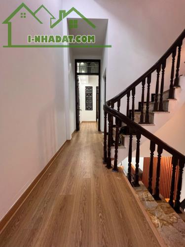 Bán nhà phố Giáp Bát, Hoàng Mai 40m, 4 tầng. Giá: 8.9 tỷ. LH: 0937158386 - 2