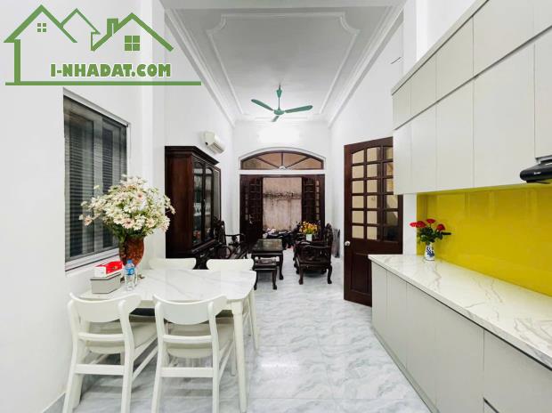 Bán nhà đẹp Đường Láng, Đống Đa, 60m2, mặt tiền 5m, gần phố, 9.9 tỷ - 3