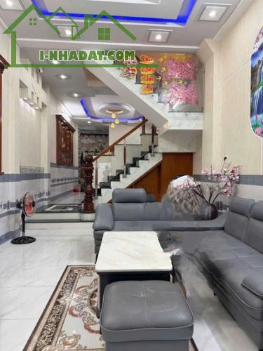 SIÊU PHẨM NHÀ PHỐ, 90M2- 4 TẦNG-HUỲNH THỊ HAI, QUẬN 12- Ô TÔ NGỦ TRONG NHÀ, CHỈ NHỈNH 5 TỶ