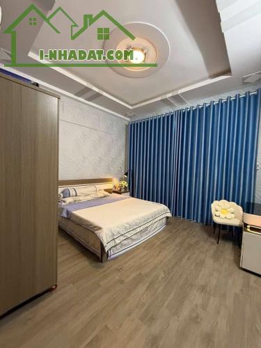 SIÊU PHẨM NHÀ PHỐ, 90M2- 4 TẦNG-HUỲNH THỊ HAI, QUẬN 12- Ô TÔ NGỦ TRONG NHÀ, CHỈ NHỈNH 5 TỶ - 4