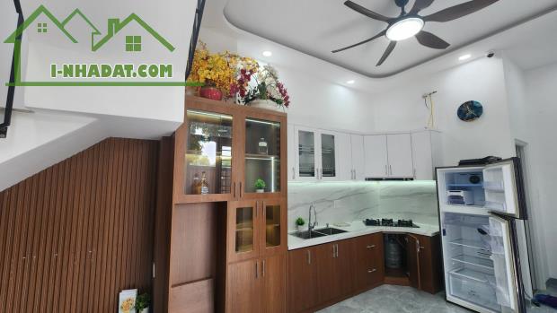 NHÀ LÔ GÓC 2 MẶT TIỀN ĐƯỜNG - THIẾT KẾ HIỆN ĐẠI -TẶNG LẠI TOÀN BỘ NỘI THẤT MỚI ĐẸP