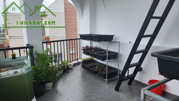 NHÀ LÔ GÓC 2 MẶT TIỀN ĐƯỜNG - THIẾT KẾ HIỆN ĐẠI -TẶNG LẠI TOÀN BỘ NỘI THẤT MỚI ĐẸP - 2
