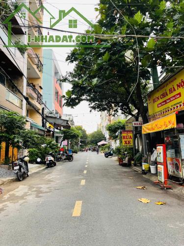 Bán nhà Lê Thị Hồng, P.17, Gò Vấp: 4,8 x 18, giá 10 tỷ.