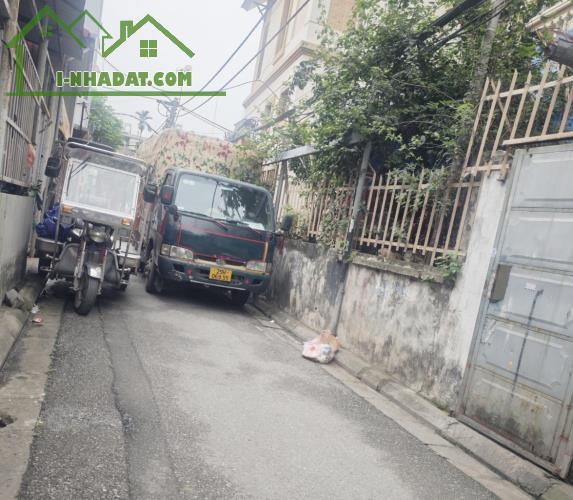 Nhanh tay. 3 tỷ 8 Nhà c4 Ngõ 293 Ngọc Thuỵ 50m x 4m4 đường oto tải tránh ba gác. LH - 2