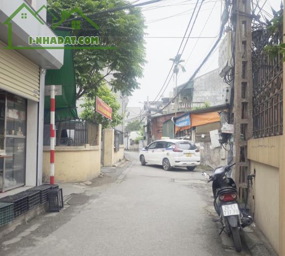 Nhanh tay. 3 tỷ 8 Nhà c4 Ngõ 293 Ngọc Thuỵ 50m x 4m4 đường oto tải tránh ba gác. LH