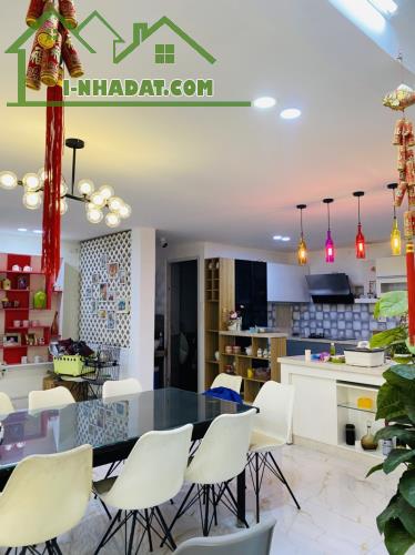C123🔥 BIỆT THỰ MINI VIP - NGANG KHỦNG 8M - NGUYỄN THỊ THẬP - QUẬN 7 🔥 - 2