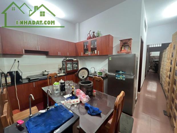 Quận 12 Bán Nhà Sát Mặt Tiền - Giáp Tân Bình - Xe Hơi Đậu Trong Nhà - Gần 100m2 - Ngang 4. - 3