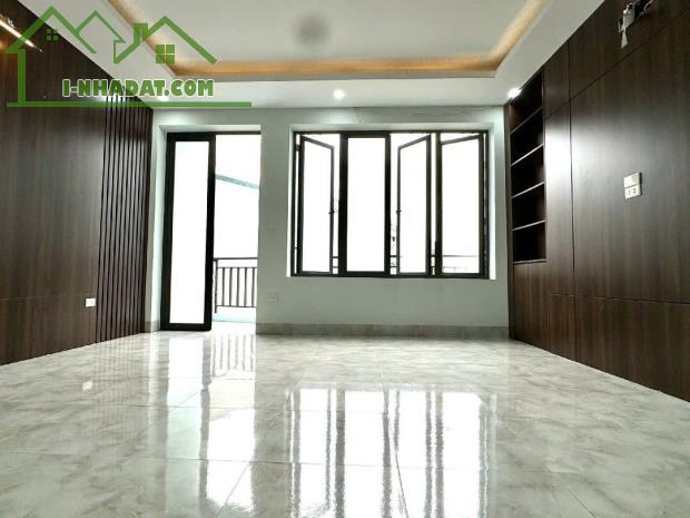 Bán nhà ở Ô Cách Việt Hưng ngõ oto vào sát mặt phố 64m xây 5 tầng mặt tiền: 5m 10 tỷ 9 - 3