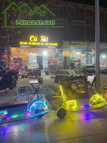 SANG NHƯỢNG MẶT BẰNG KINH DOANH ĐỐI DIỆN CÔNG VIÊN - TRƯỚC CỔNG TRƯỜNG CẤP 1,2 HƯNG ĐẠO - 1