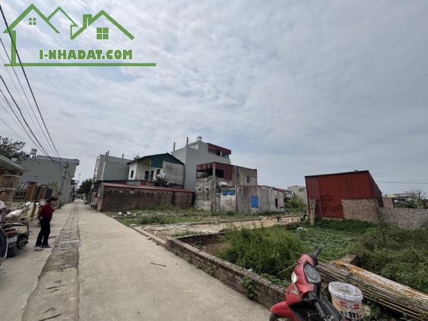 Chỉ 2.x tỷ có ngay 60m tại Bìa làng tổ 10 quang minh đường trước đất rộng 5m. - 1