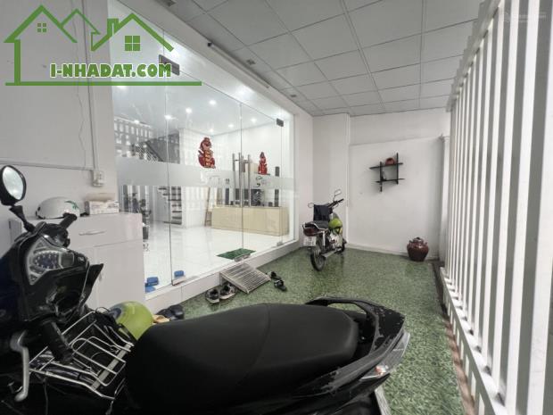 🏠 Giá tốt! Bán nhà 4 tầng trung tâm TP Nha Trang – hẻm thông, gần biển, sổ hồng hoàn - 2