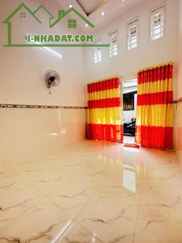 Nhà rộng 2 tầng, cạnh mặt tiền Trường Chinh, 3.75 tỷ