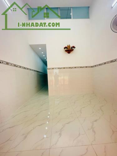 Nhà rộng 2 tầng, cạnh mặt tiền Trường Chinh, 3.75 tỷ - 1