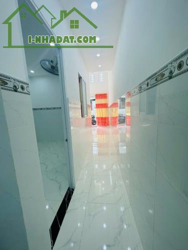 Nhà rộng 2 tầng, cạnh mặt tiền Trường Chinh, 3.75 tỷ - 3