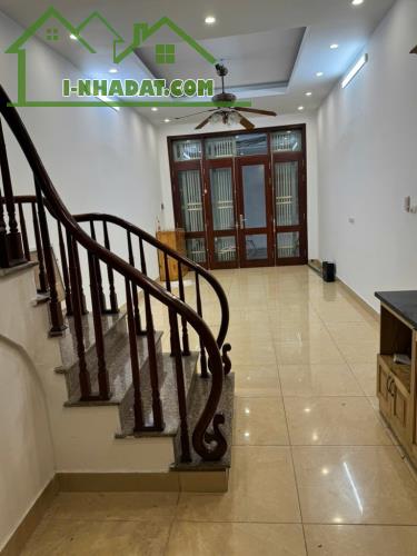 Siêu phẩm Láng, Đống Đa, 40m2, 4 tầng, Mt 3.6m, chỉ 12.2 tỷ