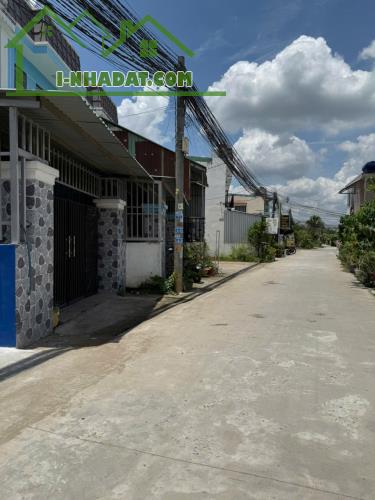 BÁN GẤP  NHÀ 1 TRỆT 1 LẦU NGAY ẤP 2 HỰU THẠNH ĐỐI DIỆN KCN TÂN ĐỨC SHR GIÁ 1TY400TRr - 2