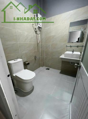 Cho thuê nhà HẺM XE HƠI Đường Ngô Tất Tố, Phường 22, Quận Bình Thạnh. - 1