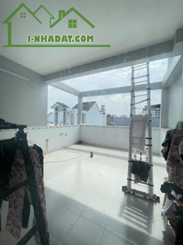 Quận 12 Bán Nhà 3 Tầng Mới Sẵn Vào Ở HXH Gần Phan Văn Hớn Đang Sẵn Nguồn Thu Giá 9,9ty - 1