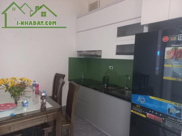 Bán nhà Đường Láng, Đống Đa, 50m2, mặt tiền 5m, 9.5 tỷ ở ngay